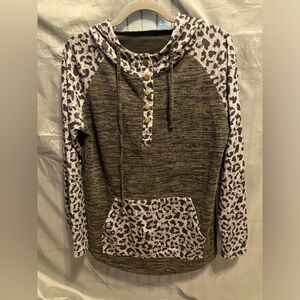 Light weight hooded sweatshirt with cheetah and accent buttons